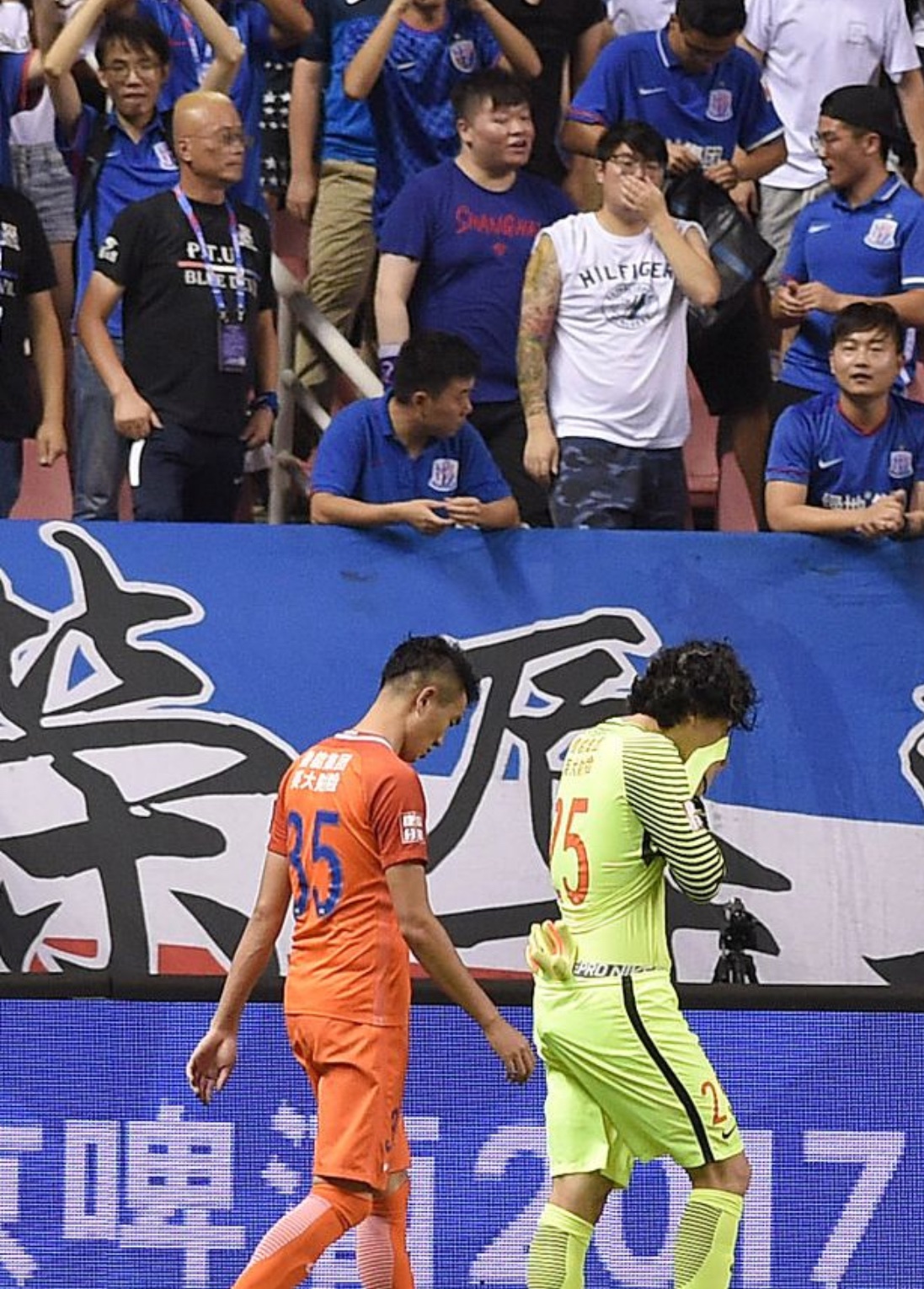 田径总决赛焦点战：东海迅豹队绝杀泰山巨龙队，新星闪耀。门前嗅觉决定胜负(巡弋悍将国语免费观看)